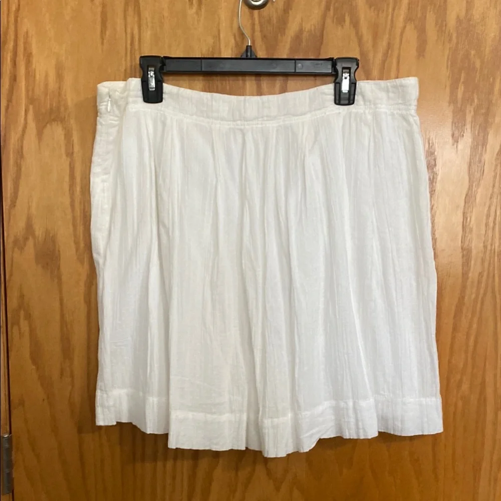 LOFT White Knee-Length Skirt with Pleated Design